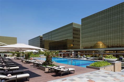 hotels near macapagal boulevard|THE 10 CLOSEST Hotels to Ayala Malls Manila Bay .